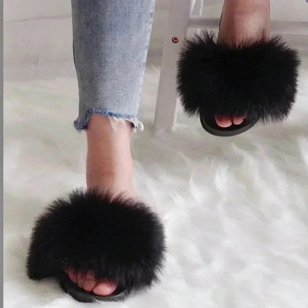NEW Super cute Faux Fur Slides/Slipper/Shoe - BLACK 🖤